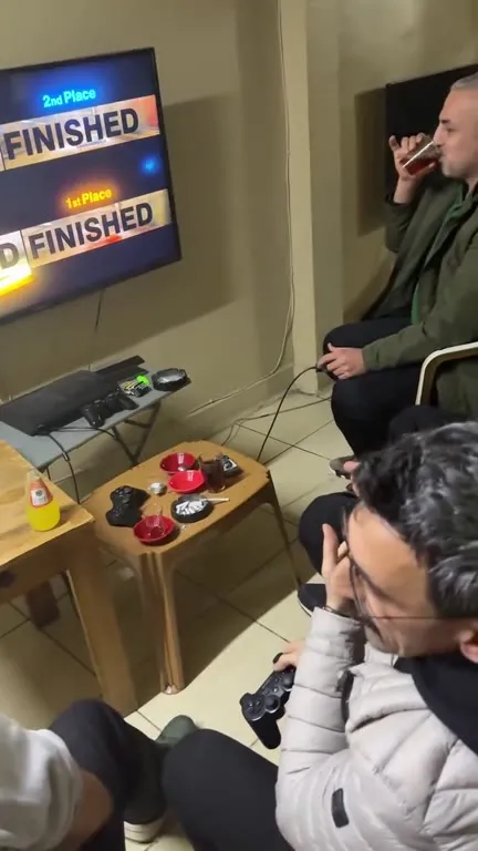 Erkek erkeğe takılmanın zirvesi
