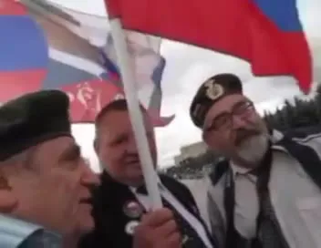 Ветераны под зонтом «Россия»