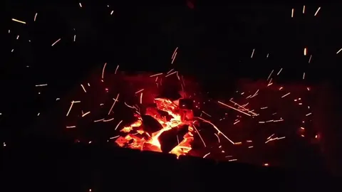 Искры над костром