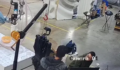 Кран внезапно оживает