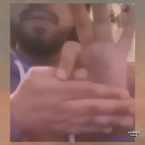 Ритмичное поглаживание руки