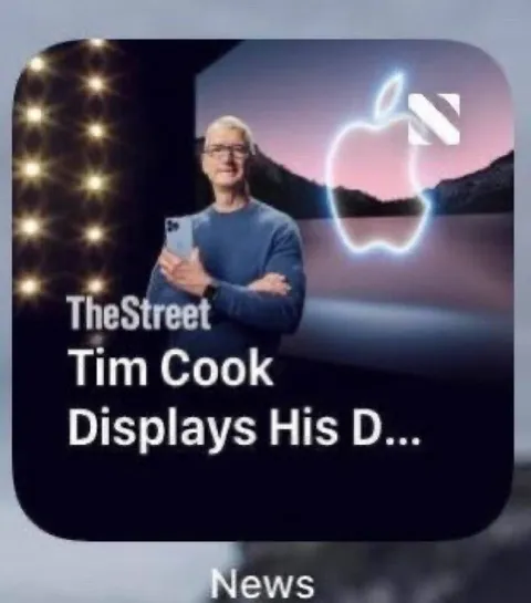 Tim Cook Displays His D