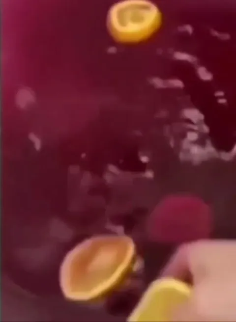 Принял розовую ванну