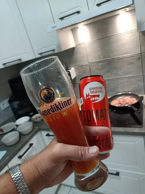 Томатное пиво на кухне
