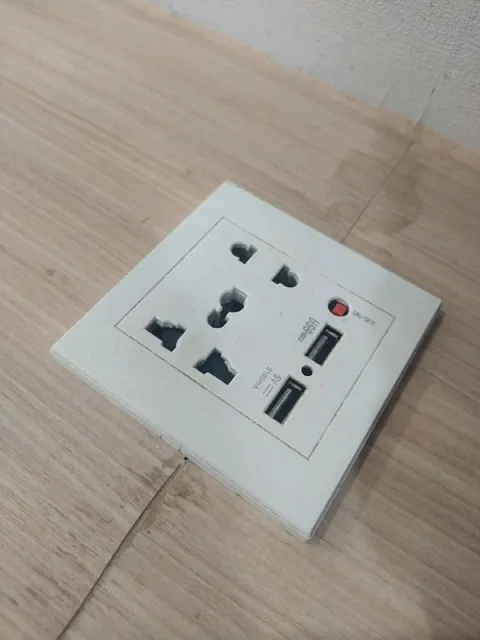 Confusing Universal Power Outlet