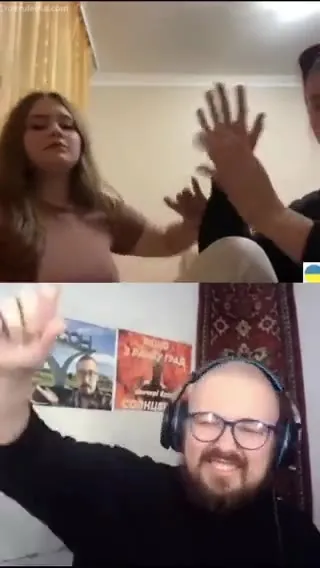 Девушки и флаги под Деда Максима