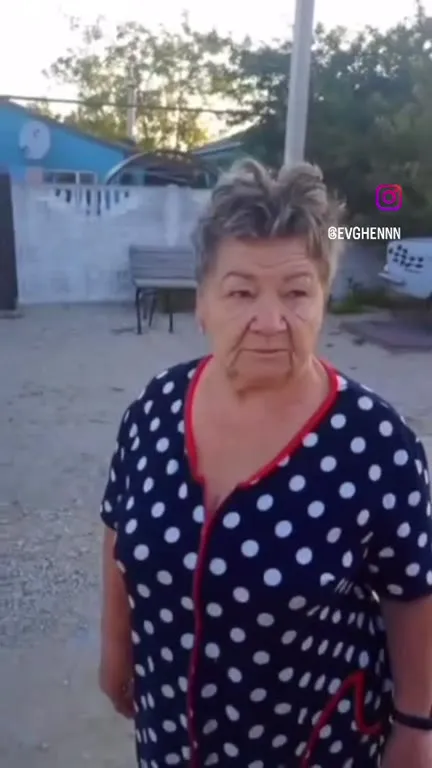 Машина врезается в стену