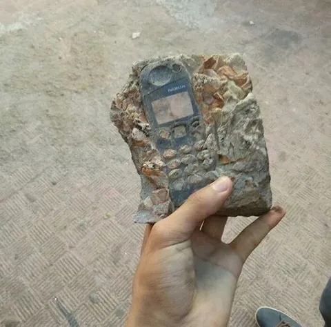 Нерушимый телефон Nokia