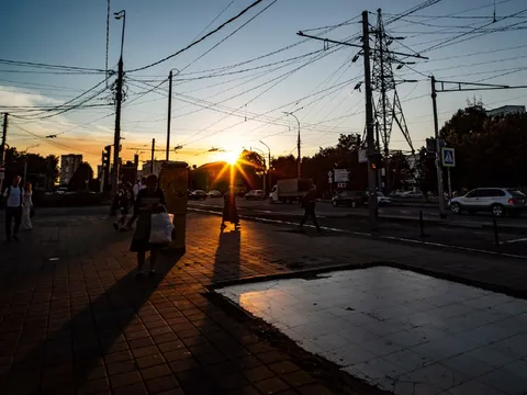 Закат на городской улице