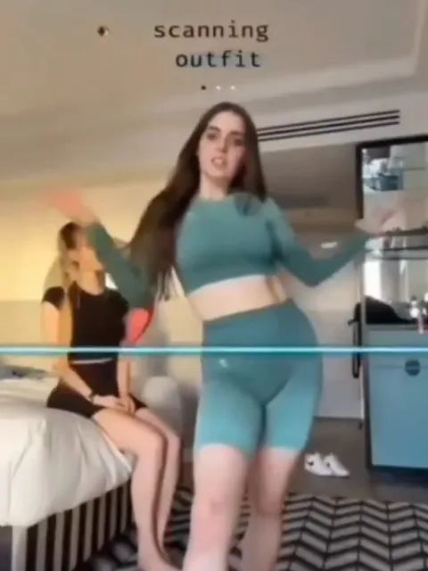 Outfit Scanner Rates Among Us