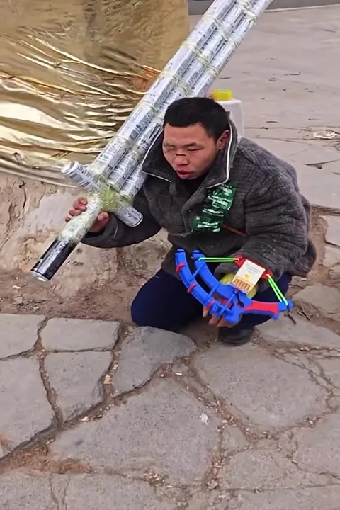 Самодельный рыцарь с арбалетом