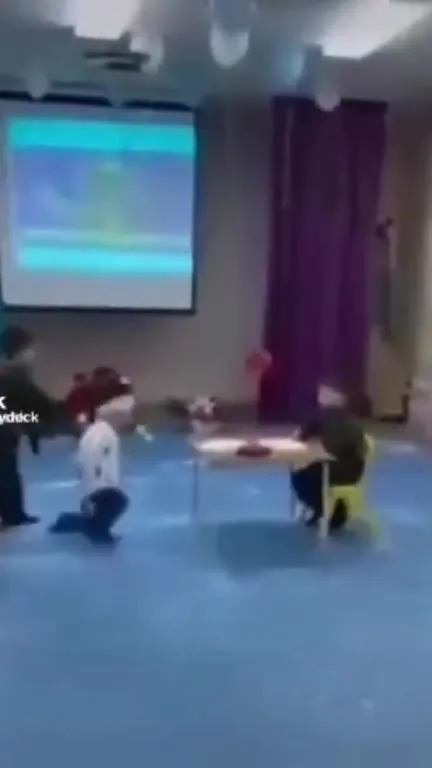 Детский марш под Мао