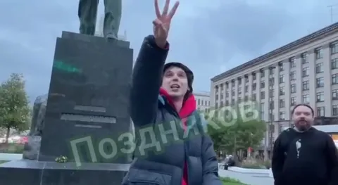Пока ты говорил, приехала полиция