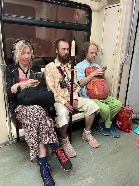 Странные пассажиры в метро