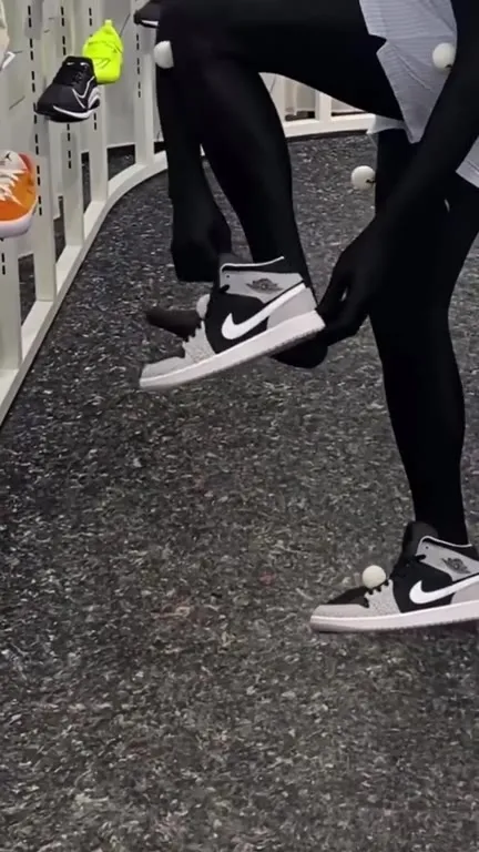 Motion Capture Mannequin Gets Dressed