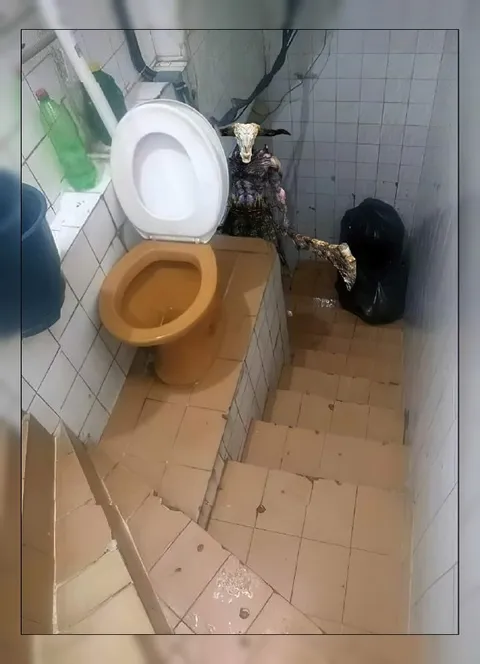 Монстр в туалете