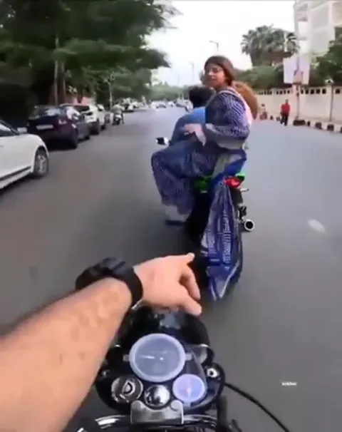 Падение под драматичную музыку