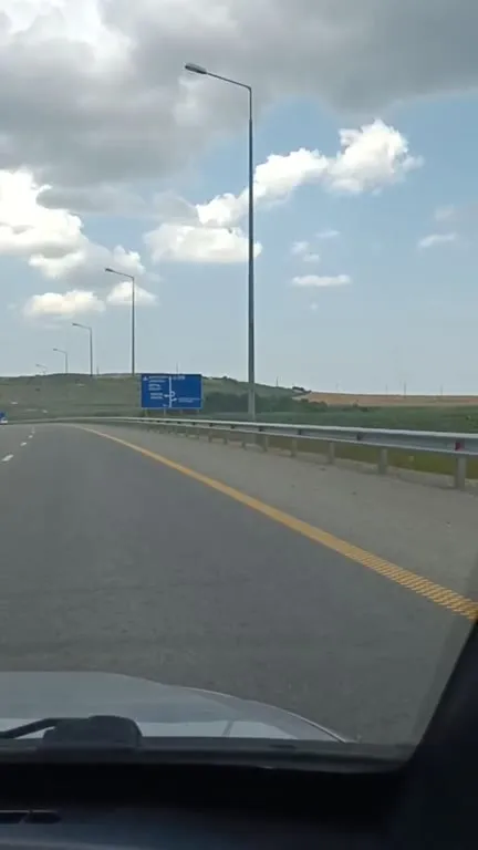 Дорога под белой шляпой