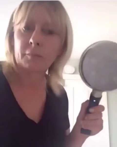 Женщина с волшебной сковородкой
