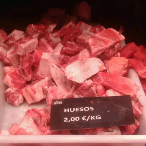 Huesos a dos euros el kilo