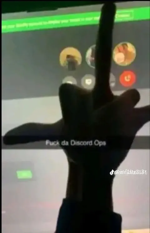 Fuck da Discord Ops hand gesture