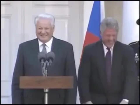 Ельцин и Клинтон не могут перестать смеяться