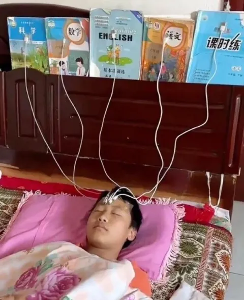 睡觉也要学习充电