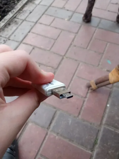 Флешка на костыле