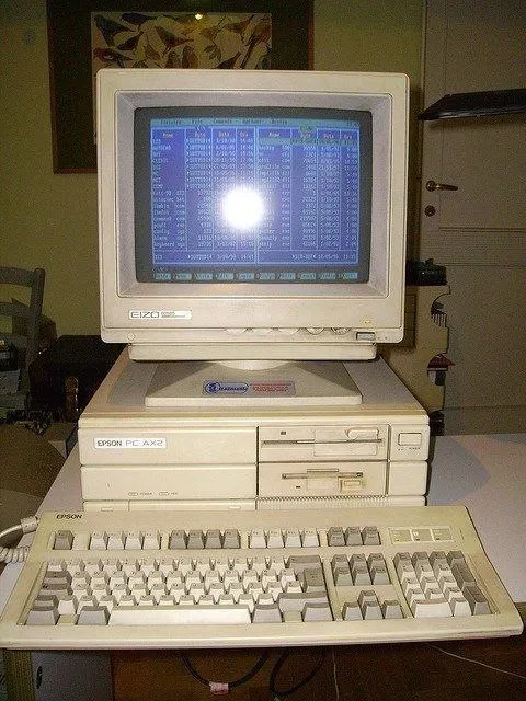 Старый компьютер Epson