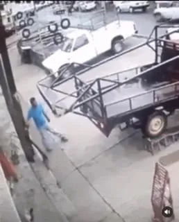 Попытка остановить прицеп