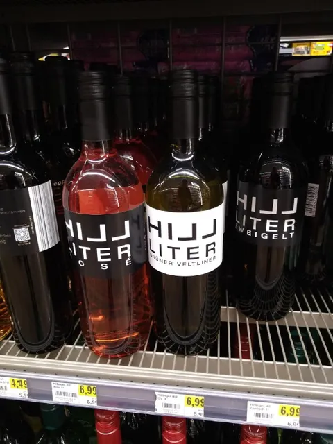 Hilter-Weine im Supermarkt