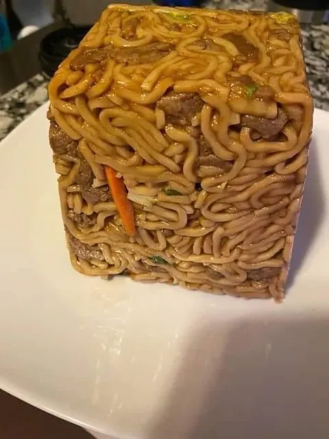 Кубик лапши с мясом