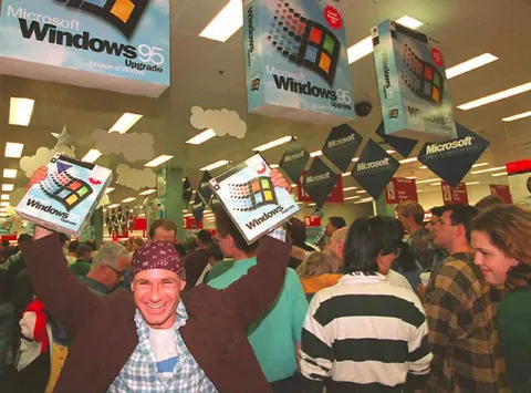 Windows 95 Launch Crowd