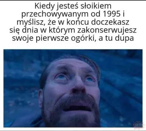 Słoik czekający na ogórki