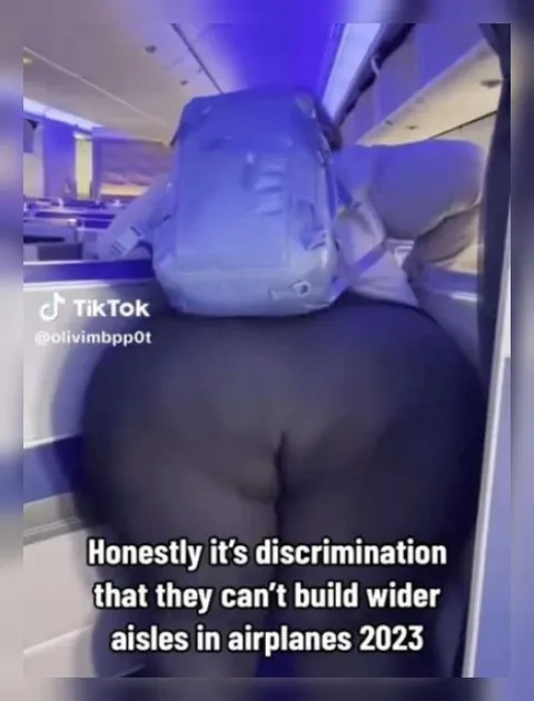 Airplane Aisles Should Be Wider