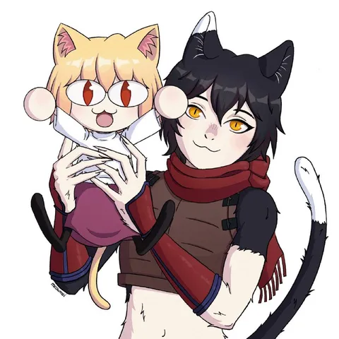 Кошкодевушка держит котёнка