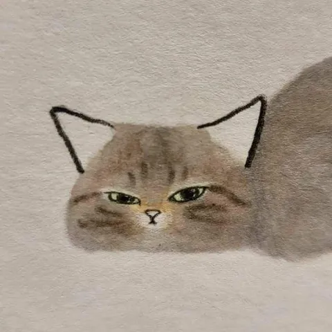 Недовольный кот с ушами