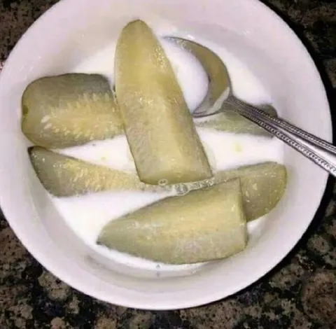 Огурцы в молоке