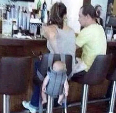 Ребёнок на свидании родителей