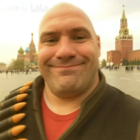 Хеви улыбается на Красной площади