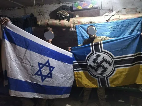 Израильский и нацистский флаги