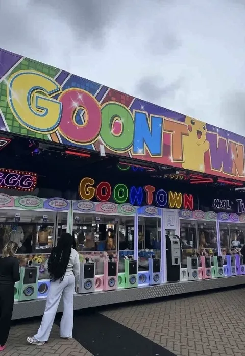 Goontown Carnival Booth