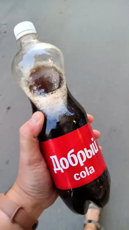 Добрый cola с пеной