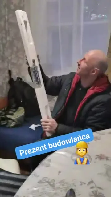 Prezent budowlańca