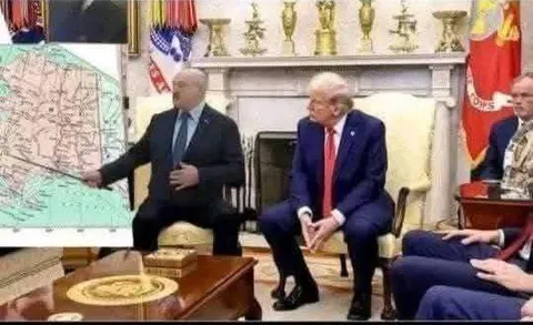 Трамп внимательно изучает карту