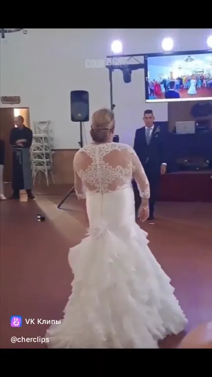 Свадебный танец под жёсткий трек