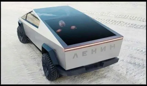 Ленин в кузове Cybertruck
