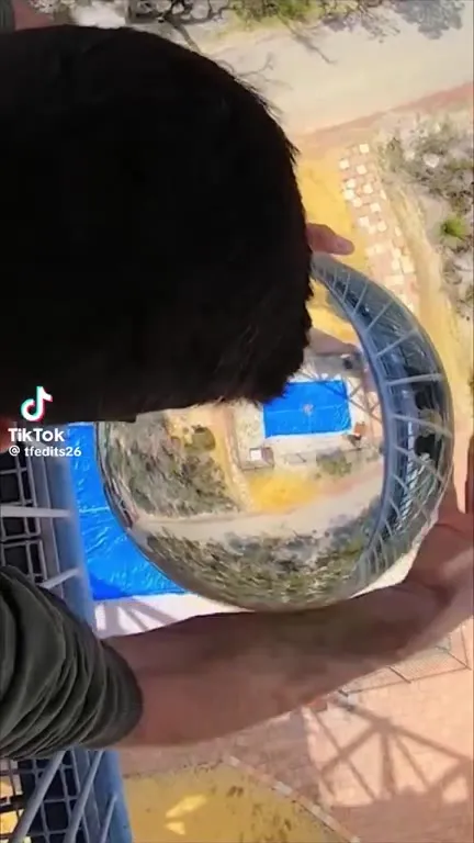 Giant Glass Ball Drop Glitch