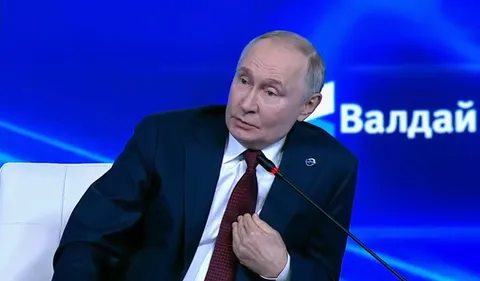 Путин объясняет, а зал смеётся