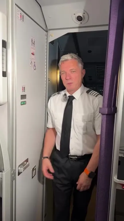 Pilot Gives the Plane Rizz Tour